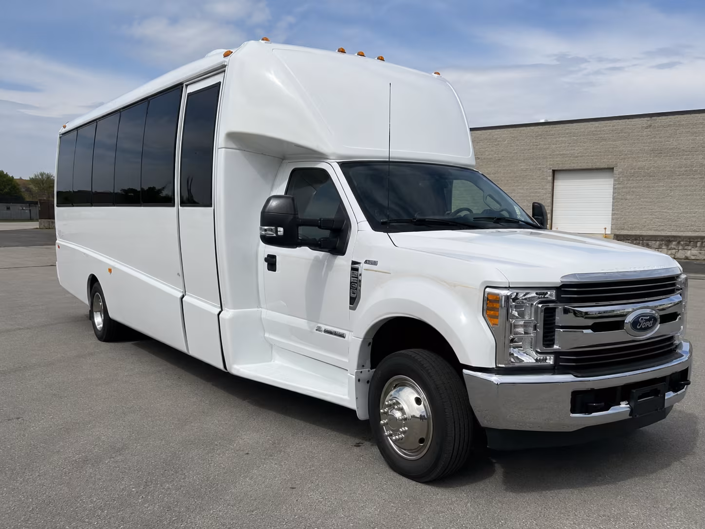minibus rentals for smaller atlanta prom groups