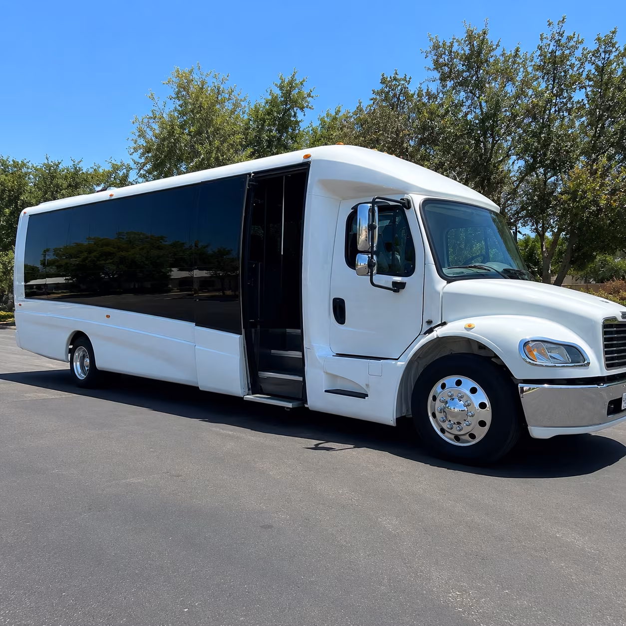 school field trip and educational buses in atlanta